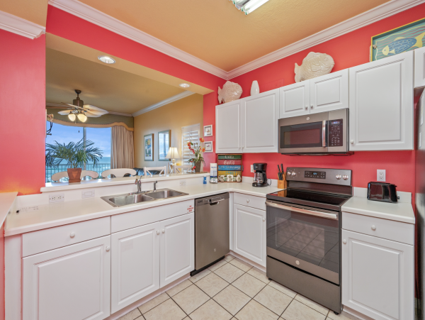 Fort Walton Beach Vacation Rental – Gulf Front Condo with Balcony Views & Modern Comforts